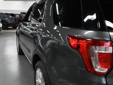 2017 Ford Explorer XLT AWD - Photo 15 - Addison, IL 60101