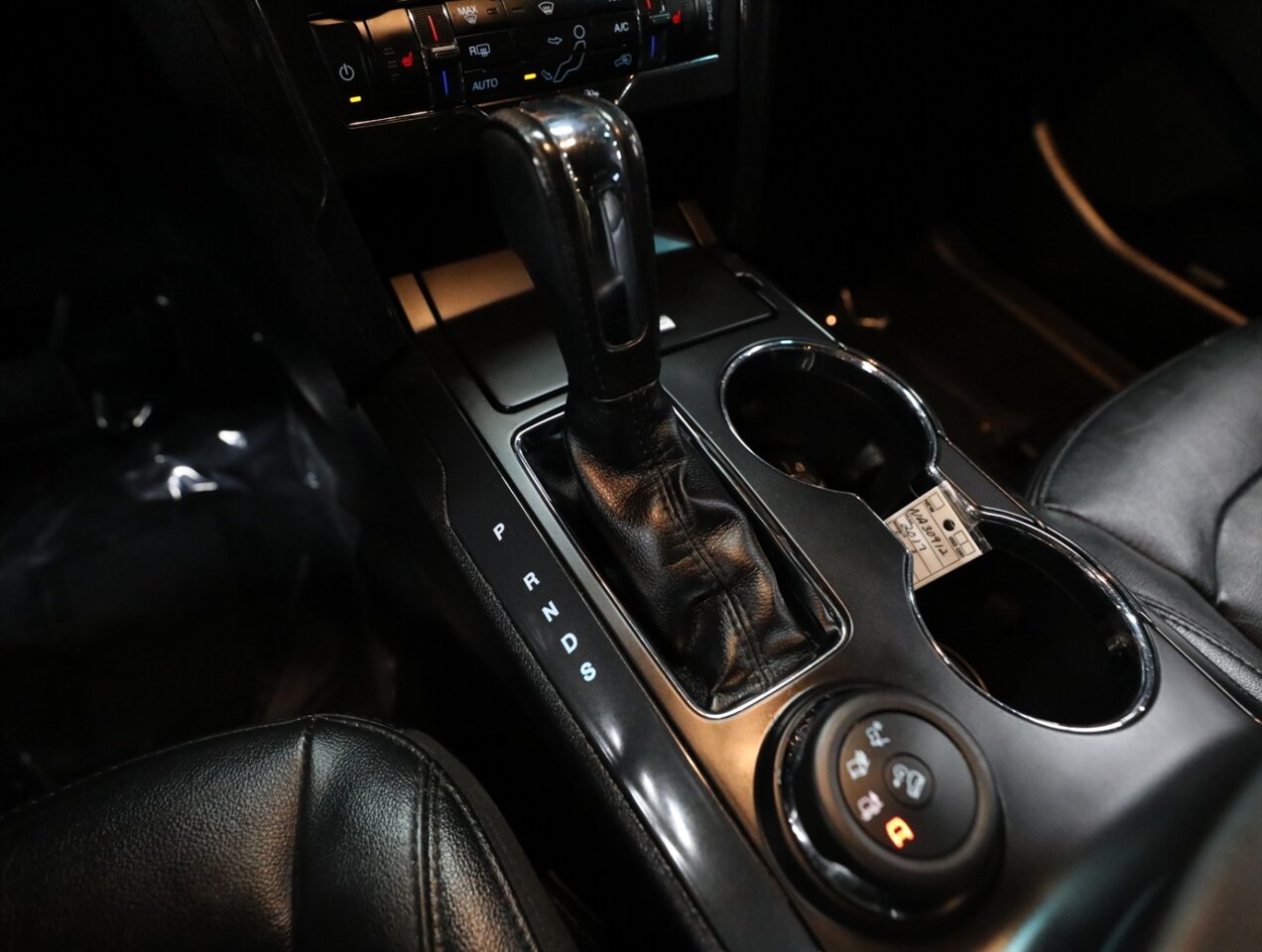 2017 Ford Explorer XLT AWD - Photo 36 - Addison, IL 60101