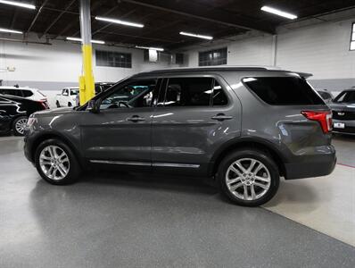 2017 Ford Explorer XLT AWD - Photo 16 - Addison, IL 60101