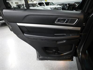 2017 Ford Explorer XLT AWD - Photo 28 - Addison, IL 60101