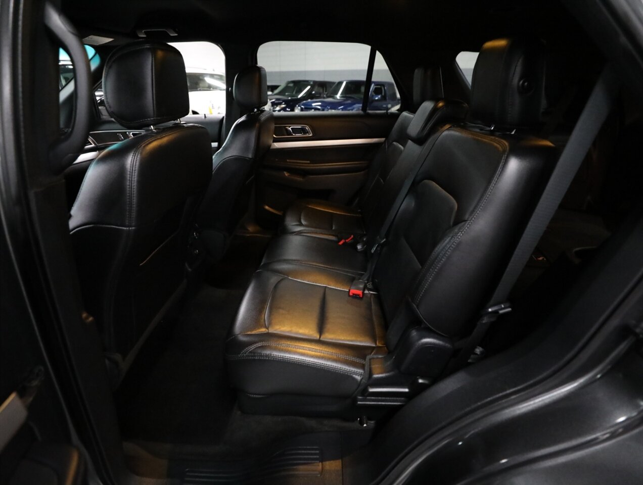 2017 Ford Explorer XLT AWD - Photo 30 - Addison, IL 60101