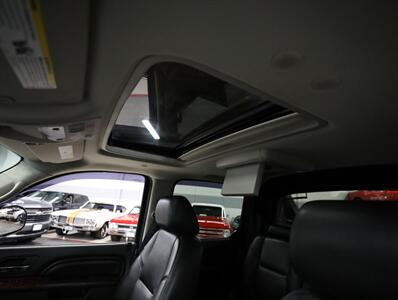 2012 Cadillac Escalade EXT Premium AWD - Photo 34 - Addison, IL 60101