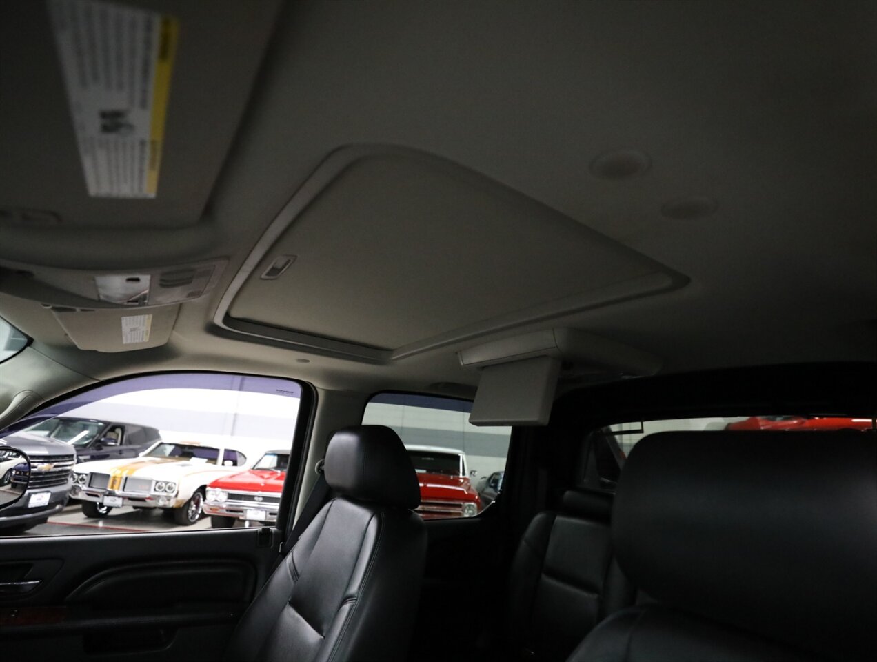 2012 Cadillac Escalade EXT Premium AWD - Photo 33 - Addison, IL 60101
