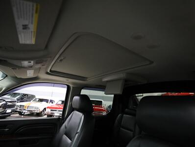 2012 Cadillac Escalade EXT Premium AWD - Photo 33 - Addison, IL 60101