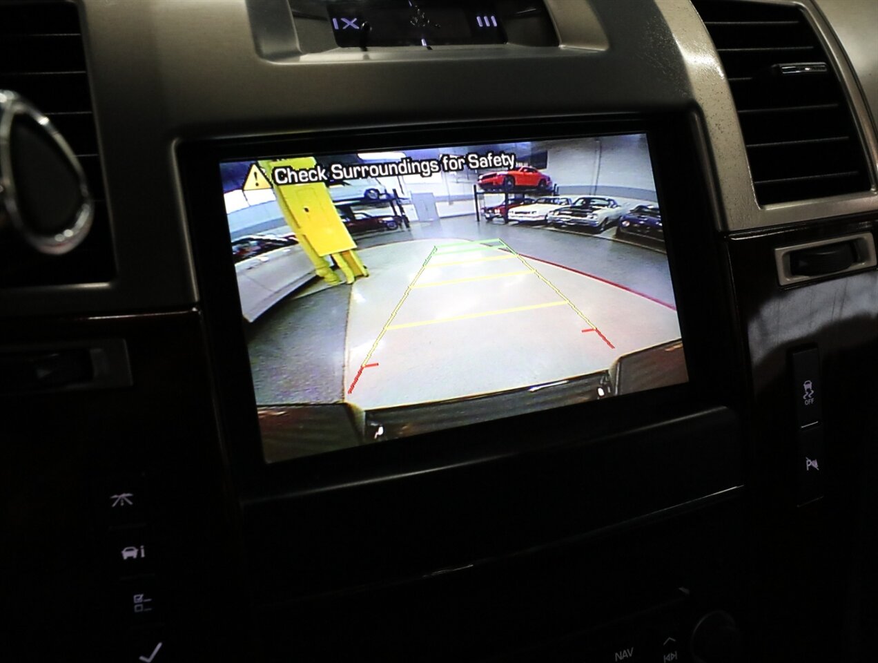 2012 Cadillac Escalade EXT Premium AWD - Photo 38 - Addison, IL 60101