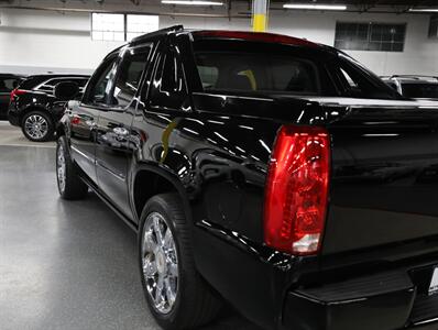 2012 Cadillac Escalade EXT Premium AWD - Photo 15 - Addison, IL 60101