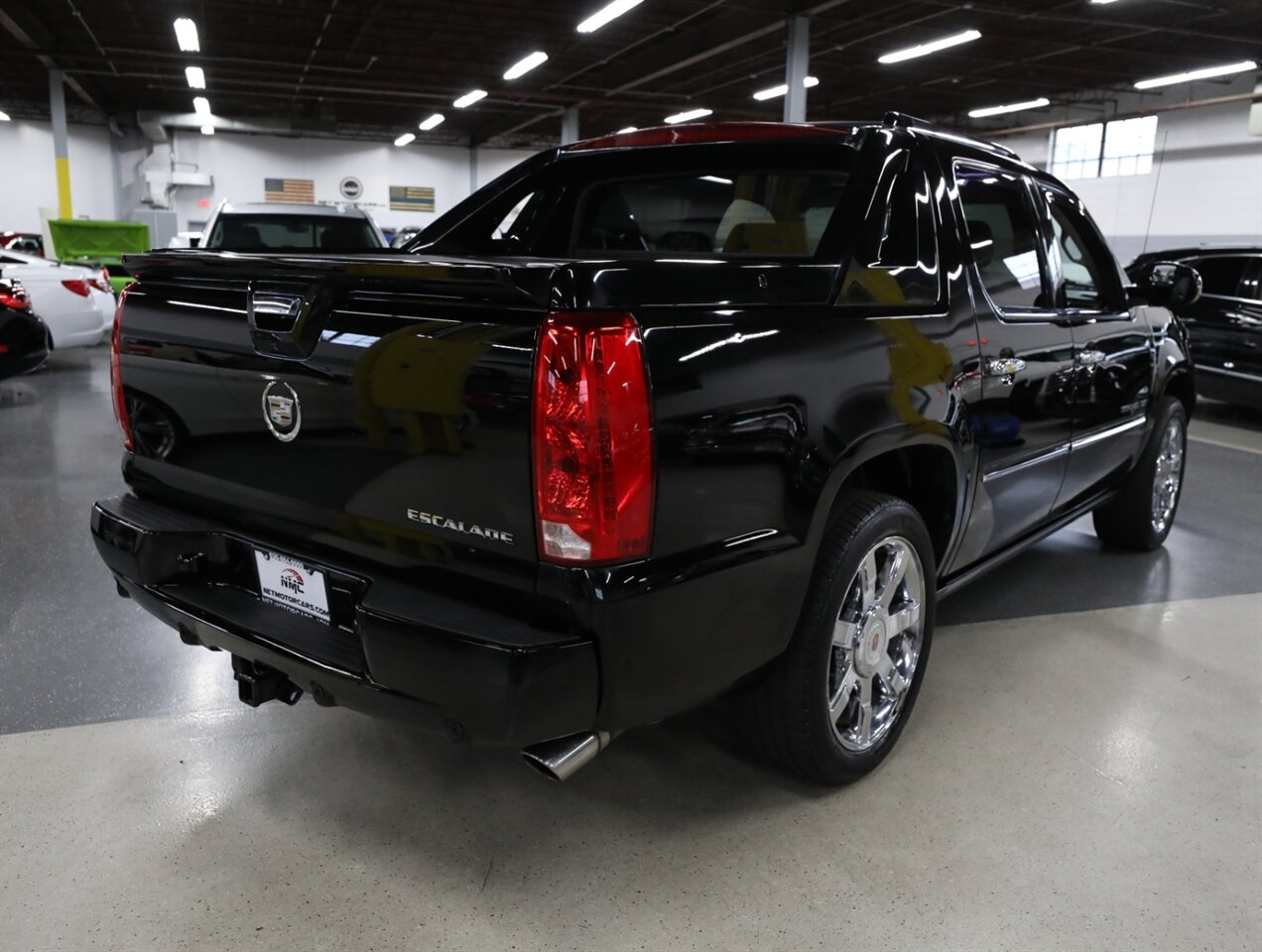 2012 Cadillac Escalade EXT Premium AWD - Photo 9 - Addison, IL 60101