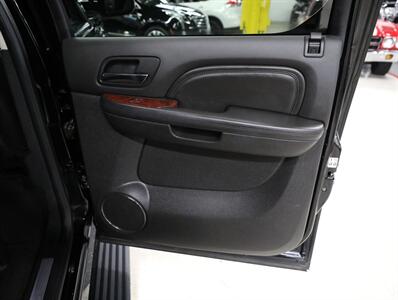 2012 Cadillac Escalade EXT Premium AWD - Photo 21 - Addison, IL 60101