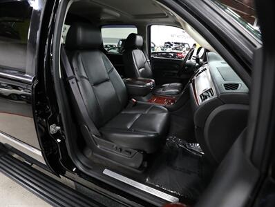 2012 Cadillac Escalade EXT Premium AWD - Photo 20 - Addison, IL 60101