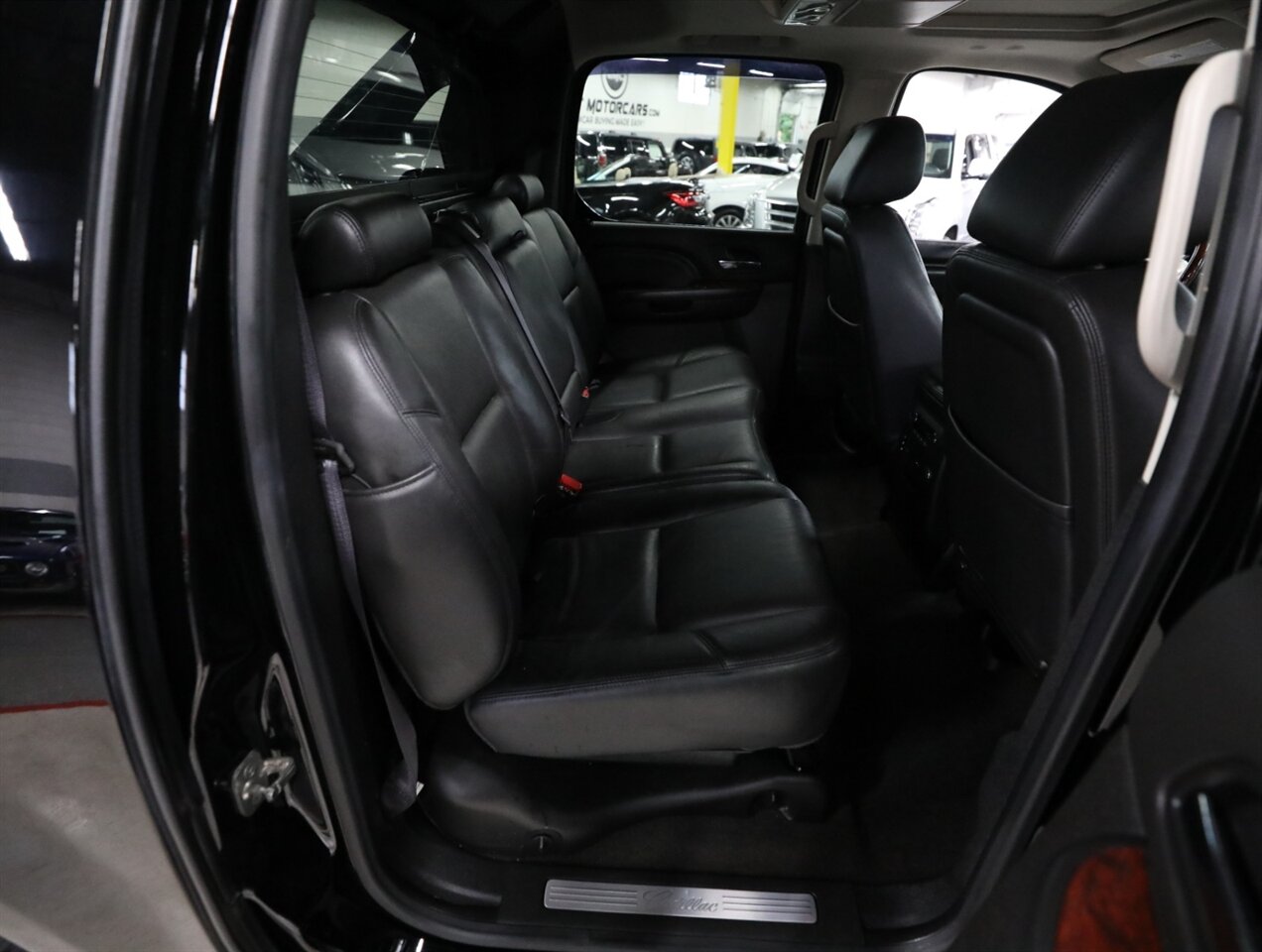 2012 Cadillac Escalade EXT Premium AWD - Photo 23 - Addison, IL 60101