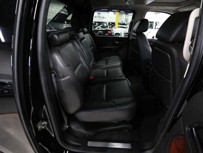 2012 Cadillac Escalade EXT Premium AWD - Photo 23 - Addison, IL 60101