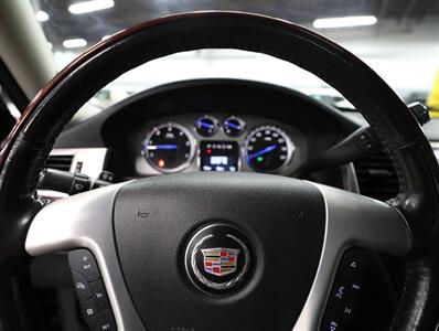 2012 Cadillac Escalade EXT Premium AWD - Photo 41 - Addison, IL 60101