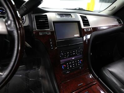 2012 Cadillac Escalade EXT Premium AWD - Photo 35 - Addison, IL 60101
