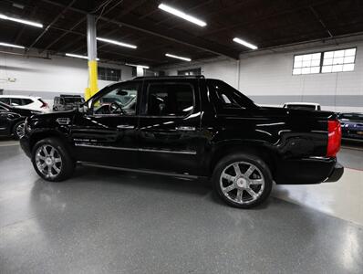 2012 Cadillac Escalade EXT Premium AWD - Photo 16 - Addison, IL 60101