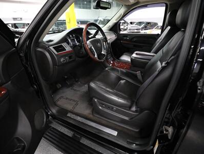 2012 Cadillac Escalade EXT Premium AWD - Photo 30 - Addison, IL 60101