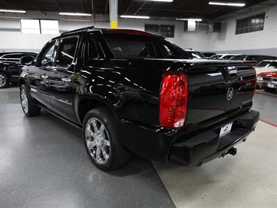 2012 Cadillac Escalade EXT Premium AWD - Photo 14 - Addison, IL 60101