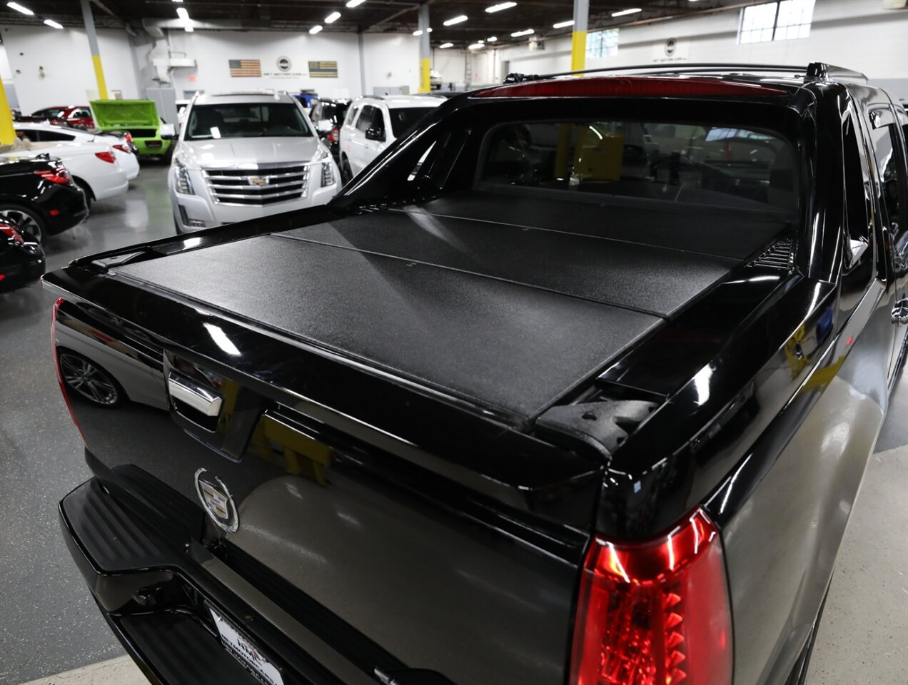 2012 Cadillac Escalade EXT Premium AWD - Photo 13 - Addison, IL 60101