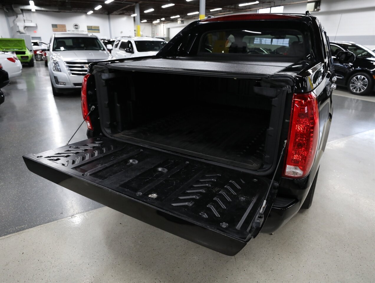 2012 Cadillac Escalade EXT Premium AWD - Photo 12 - Addison, IL 60101