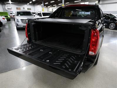 2012 Cadillac Escalade EXT Premium AWD - Photo 12 - Addison, IL 60101