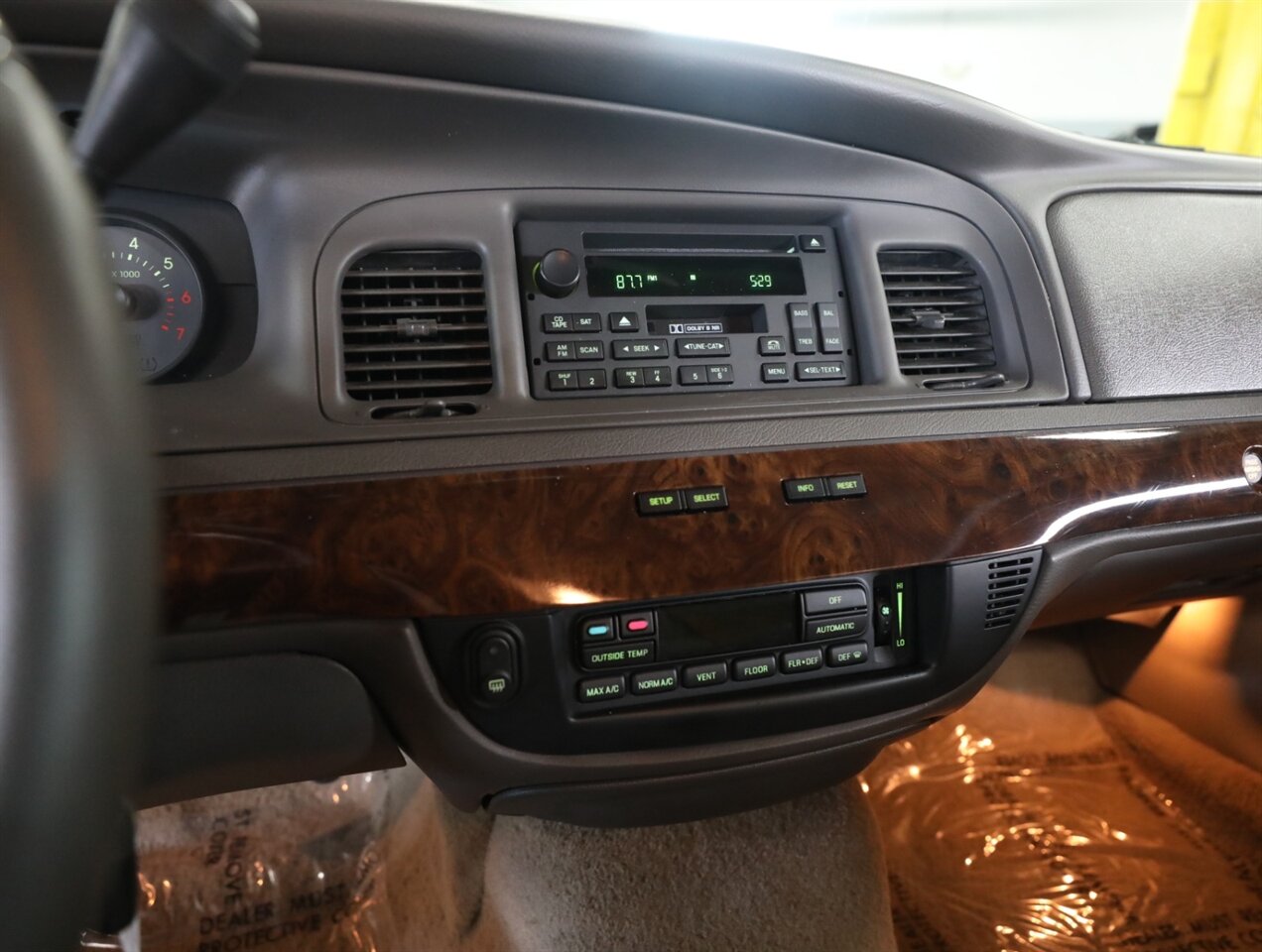 2009 Mercury Grand Marquis LS - Photo 33 - Addison, IL 60101
