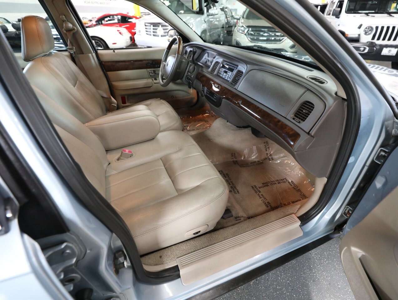 2009 Mercury Grand Marquis LS - Photo 19 - Addison, IL 60101