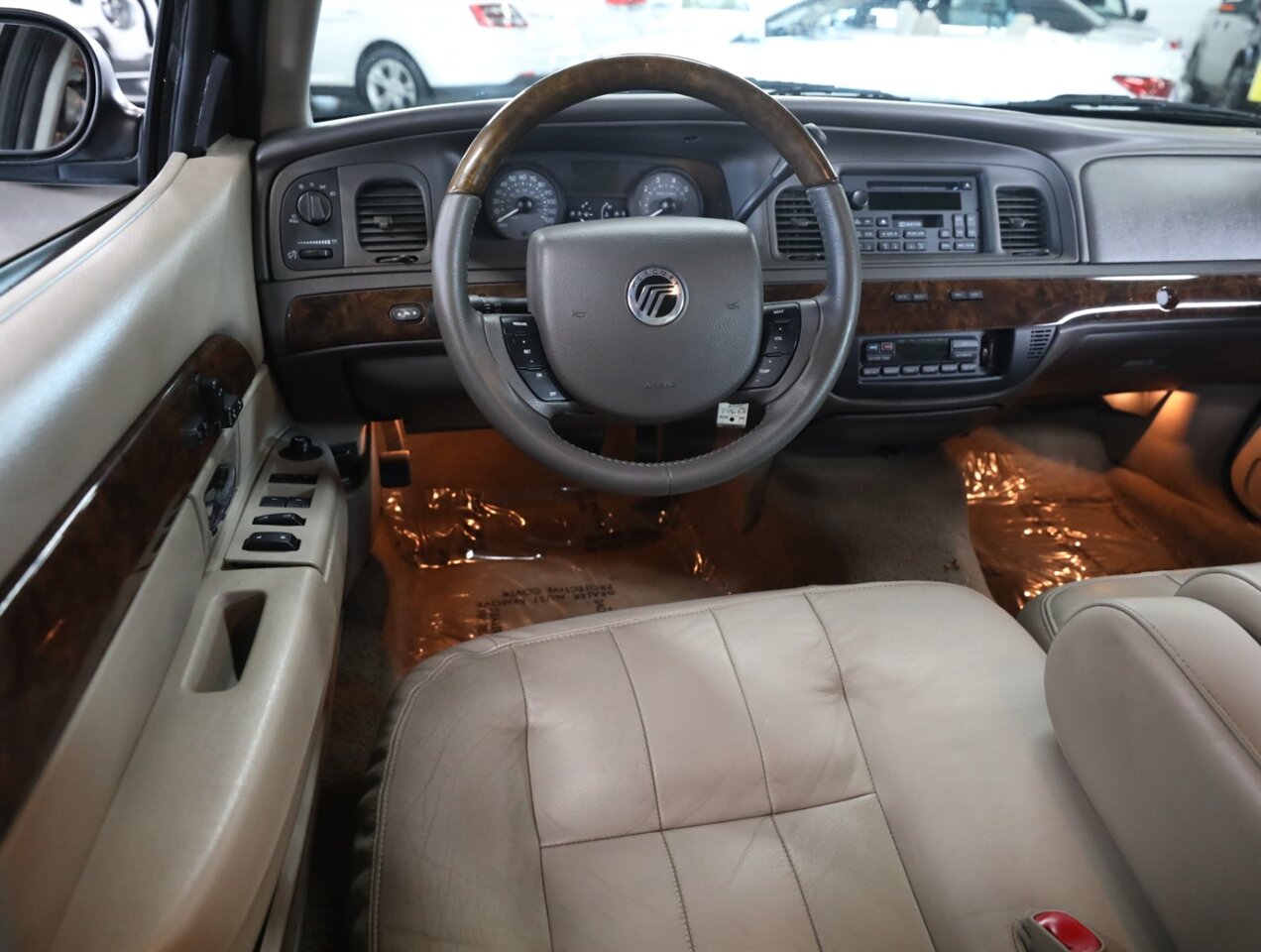 2009 Mercury Grand Marquis LS - Photo 28 - Addison, IL 60101