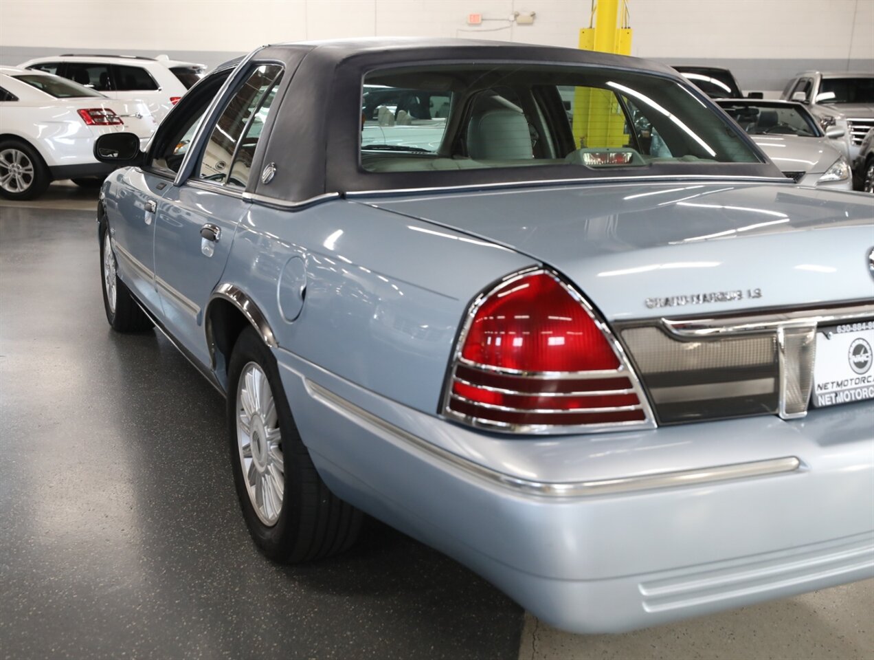 2009 Mercury Grand Marquis LS - Photo 15 - Addison, IL 60101