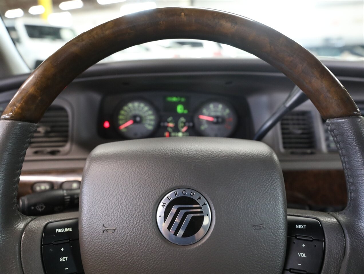 2009 Mercury Grand Marquis LS - Photo 34 - Addison, IL 60101