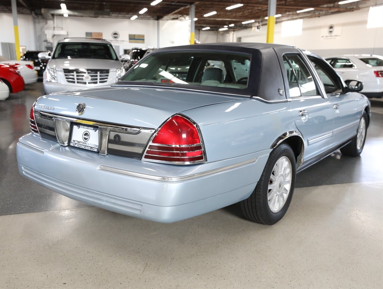 2009 Mercury Grand Marquis LS - Photo 11 - Addison, IL 60101