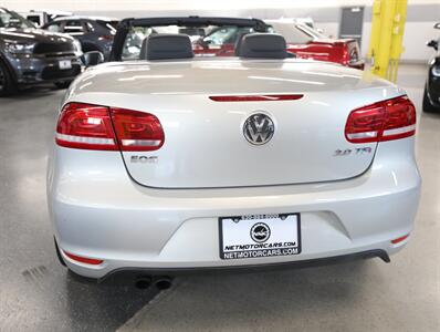 2012 Volkswagen Eos Komfort SULEV   - Photo 10 - Addison, IL 60101