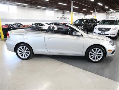 2012 Volkswagen Eos Komfort SULEV   - Photo 8 - Addison, IL 60101
