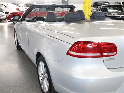 2012 Volkswagen Eos Komfort SULEV   - Photo 14 - Addison, IL 60101