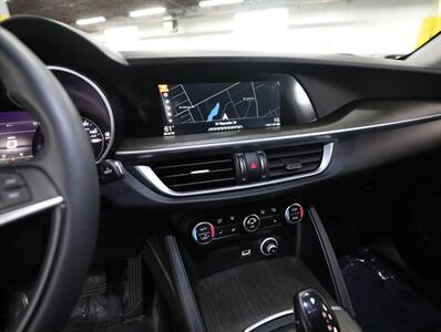 2019 Alfa Romeo Stelvio Ti AWD   - Photo 34 - Addison, IL 60101