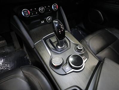 2019 Alfa Romeo Stelvio Ti AWD   - Photo 35 - Addison, IL 60101