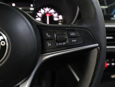 2019 Alfa Romeo Stelvio Ti AWD   - Photo 39 - Addison, IL 60101