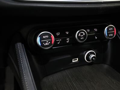 2019 Alfa Romeo Stelvio Ti AWD   - Photo 36 - Addison, IL 60101