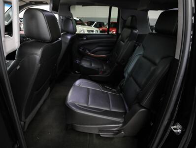 2017 Chevrolet Suburban Premier 4X4   - Photo 31 - Addison, IL 60101