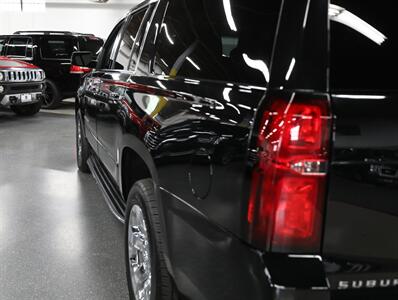 2017 Chevrolet Suburban Premier 4X4   - Photo 14 - Addison, IL 60101