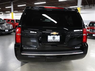 2017 Chevrolet Suburban Premier 4X4   - Photo 11 - Addison, IL 60101