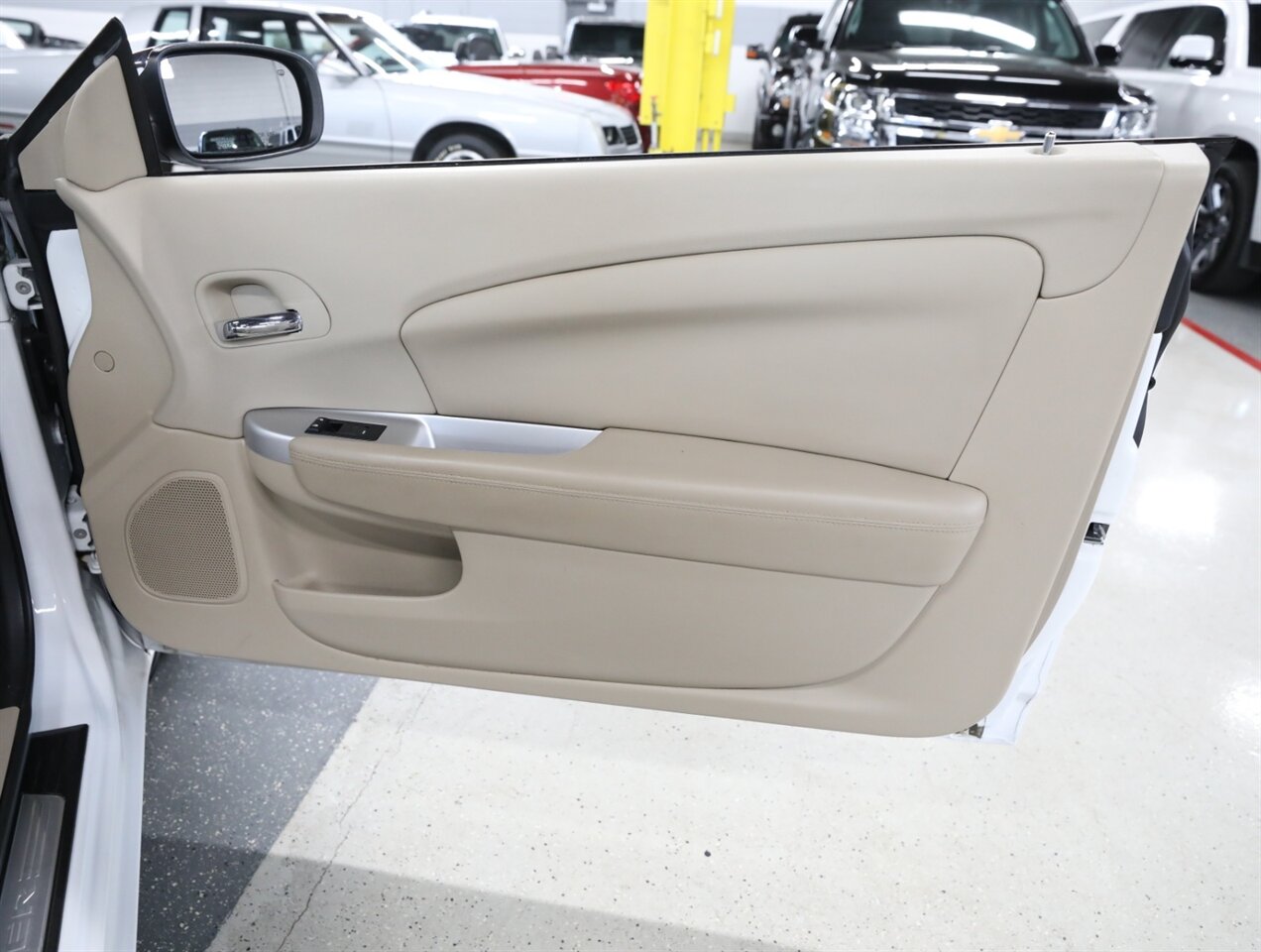 2012 Chrysler 200 Limited - Photo 17 - Addison, IL 60101