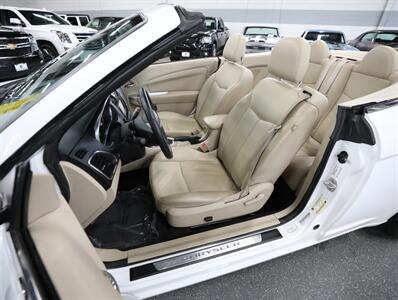 2012 Chrysler 200 Limited - Photo 25 - Addison, IL 60101