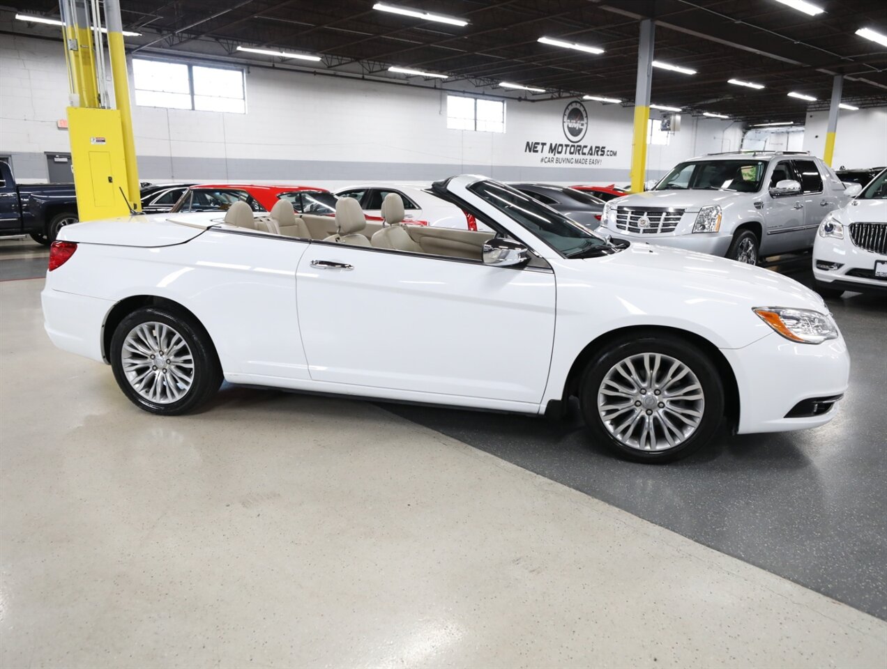 2012 Chrysler 200 Limited - Photo 8 - Addison, IL 60101