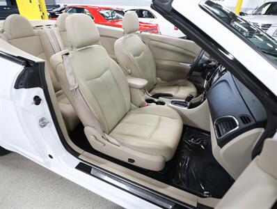 2012 Chrysler 200 Limited - Photo 19 - Addison, IL 60101