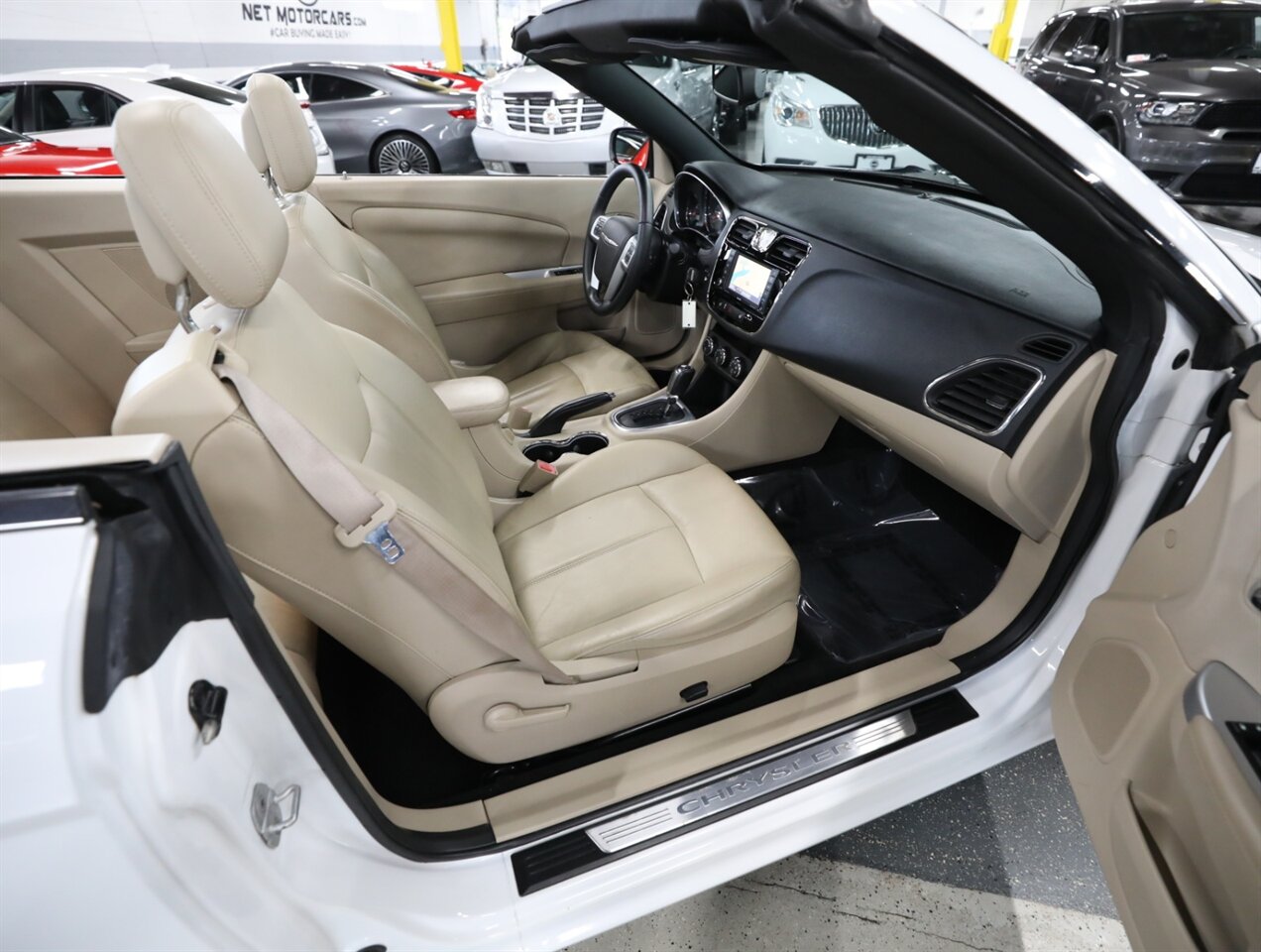 2012 Chrysler 200 Limited - Photo 18 - Addison, IL 60101