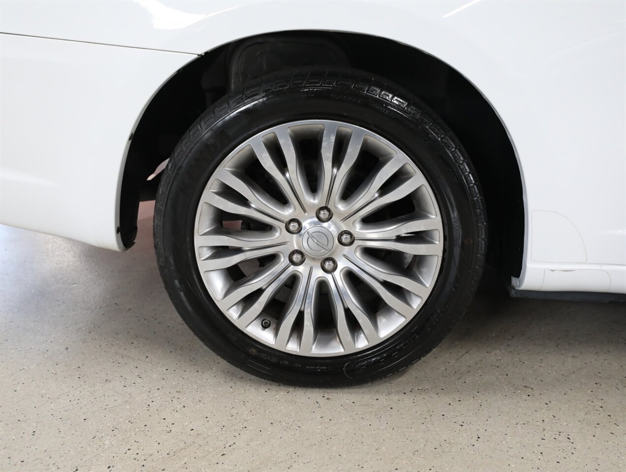 2012 Chrysler 200 Limited - Photo 43 - Addison, IL 60101