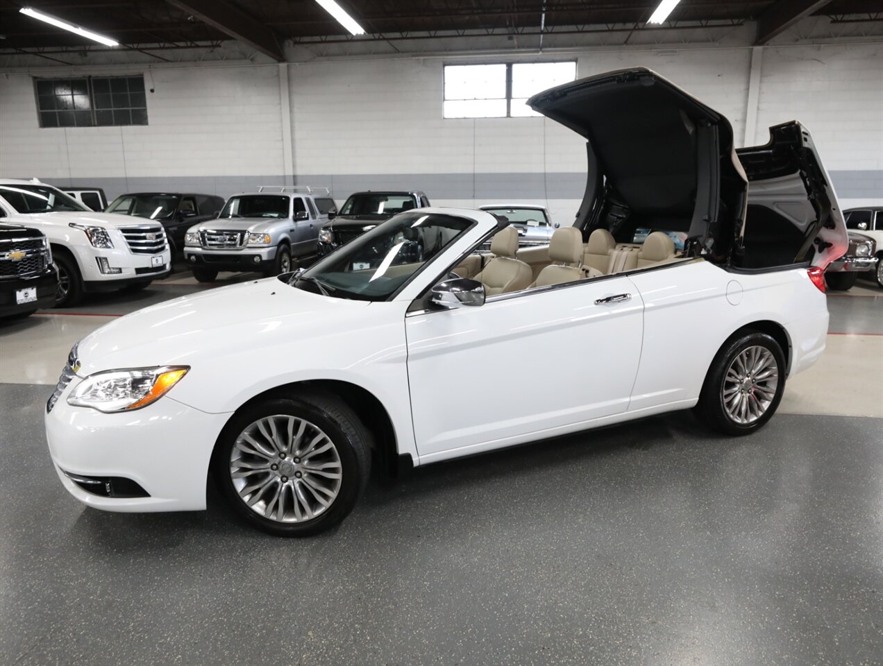 2012 Chrysler 200 Limited - Photo 38 - Addison, IL 60101