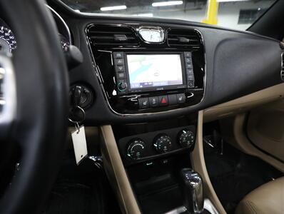 2012 Chrysler 200 Limited - Photo 27 - Addison, IL 60101
