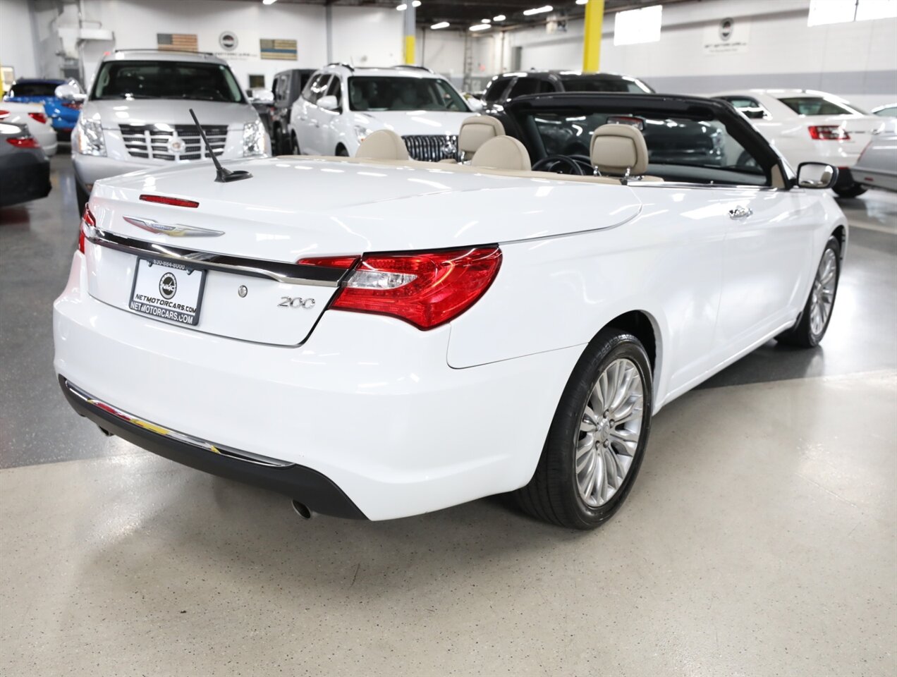 2012 Chrysler 200 Limited - Photo 9 - Addison, IL 60101