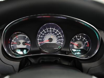 2012 Chrysler 200 Limited - Photo 32 - Addison, IL 60101
