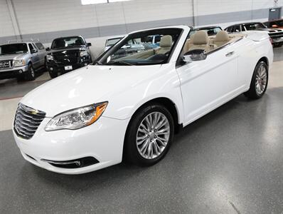 2012 Chrysler 200 Limited - Photo 4 - Addison, IL 60101